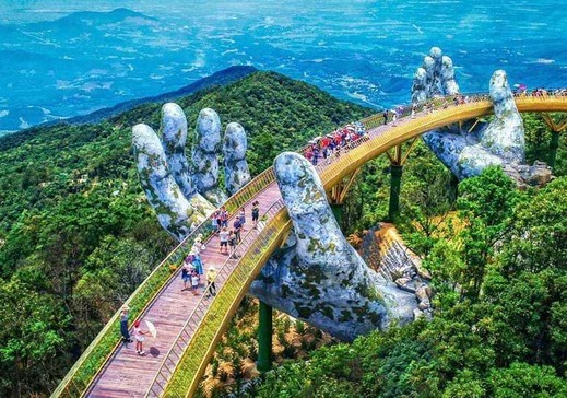 Golden_Bridge_Da_Nang.jpg